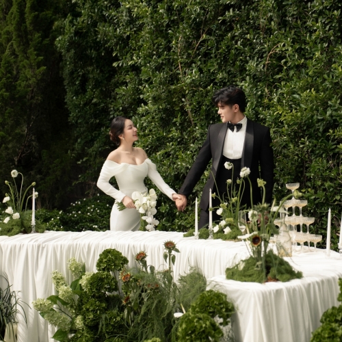 Concept Bàn Cong thêm hoa tươi (Phụ phí 3 triệu)