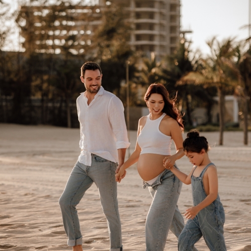 Gia đình siêu mẫu Hà Anh